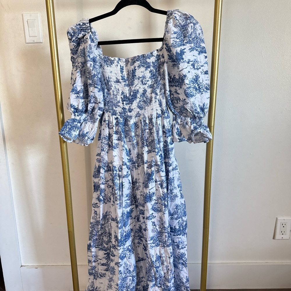 Blue and White Floral Women's Dress nothing fits but